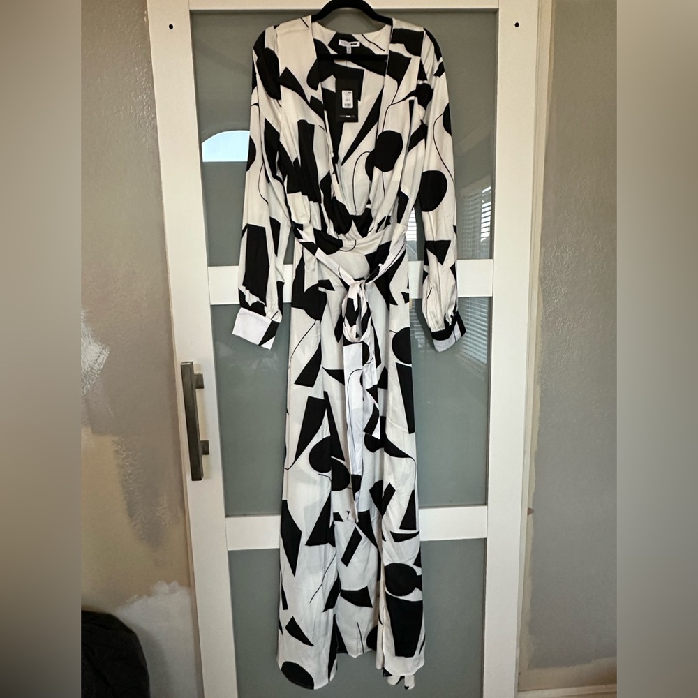 Fashion Nova Black & White Long Sleeve Wrap Maxi with Graphic Shapes